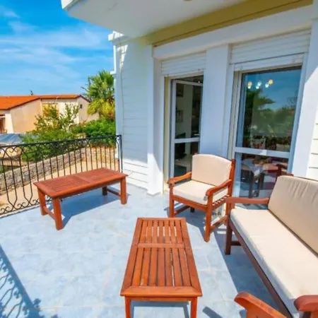 Large With Private Heated Outdoor Pool *