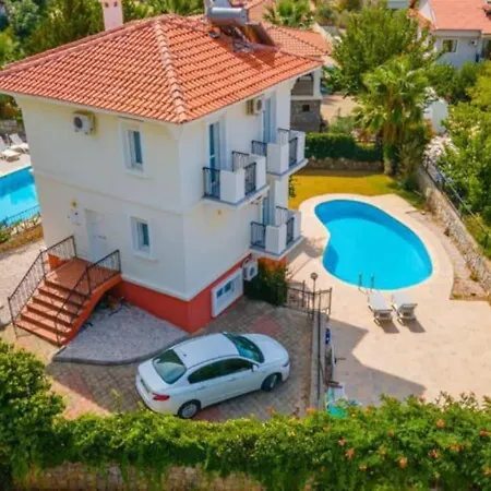 Large With Private Heated Outdoor Pool Vila *