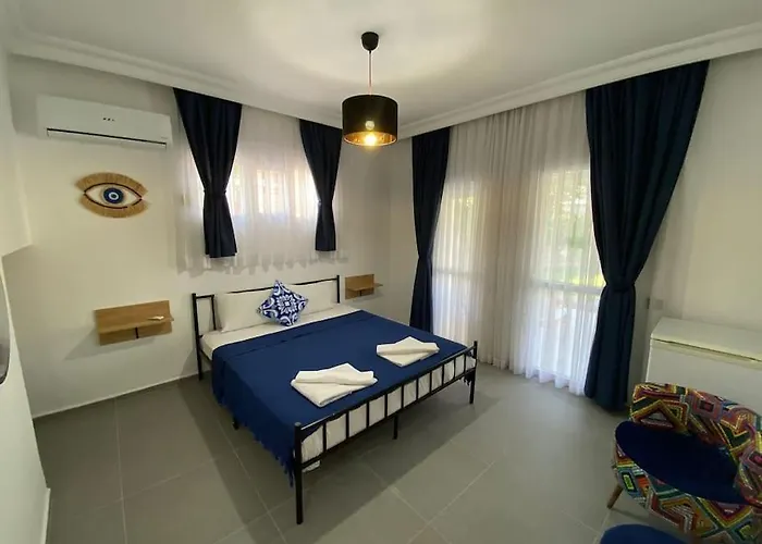 Large With Private Heated Outdoor Pool Vila