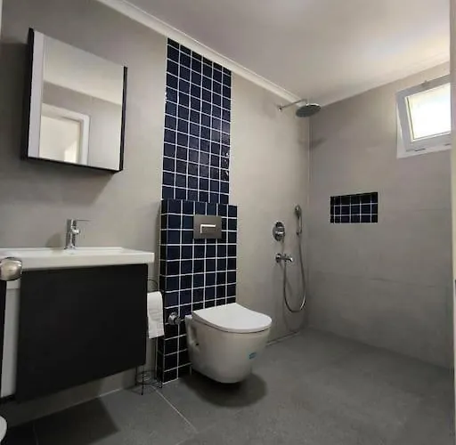 Vila Large With Private Heated Outdoor Pool