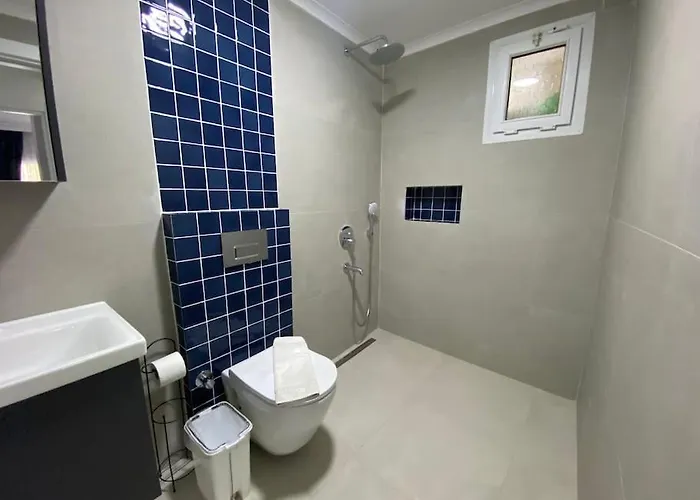 Large With Private Heated Outdoor Pool *