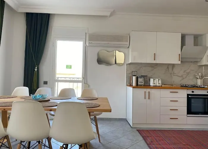 Large With Private Heated Outdoor Pool Vila *