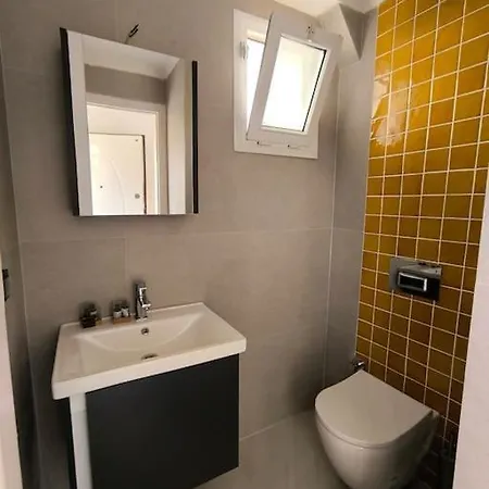 Large With Private Heated Outdoor Pool *